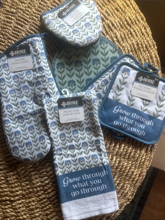 Other - Blue Floral Kitchen Set.